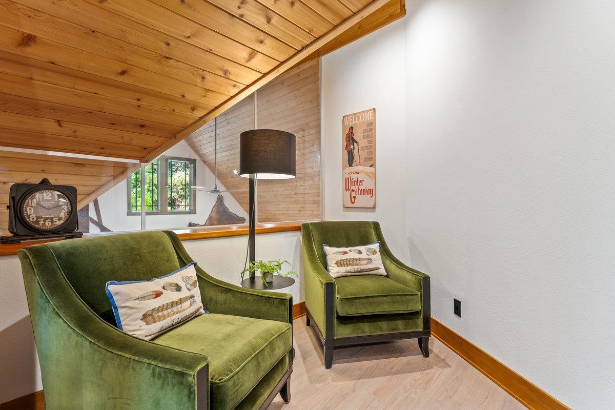 2104 Eagle Feather