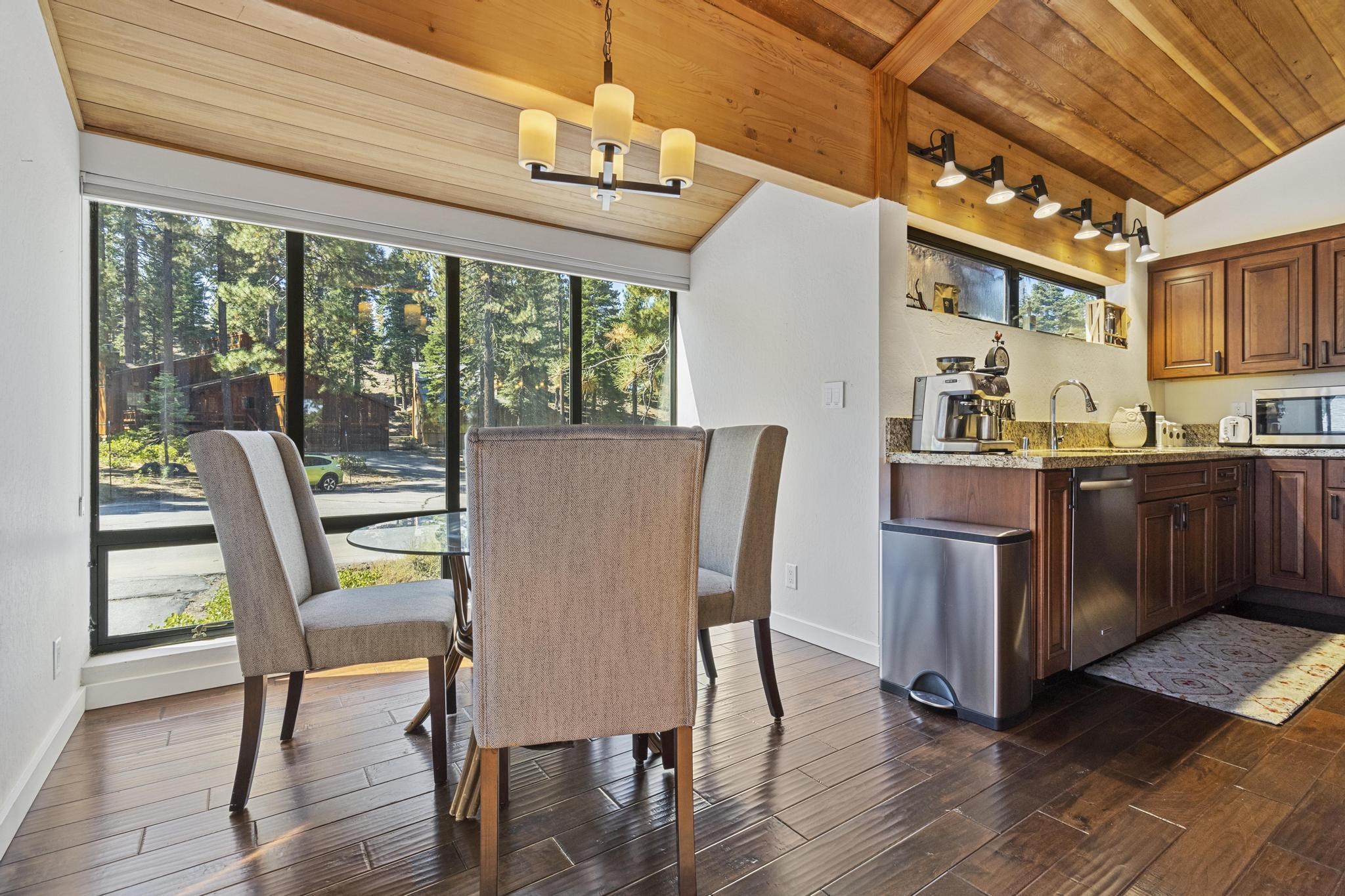 1626 Deer Path