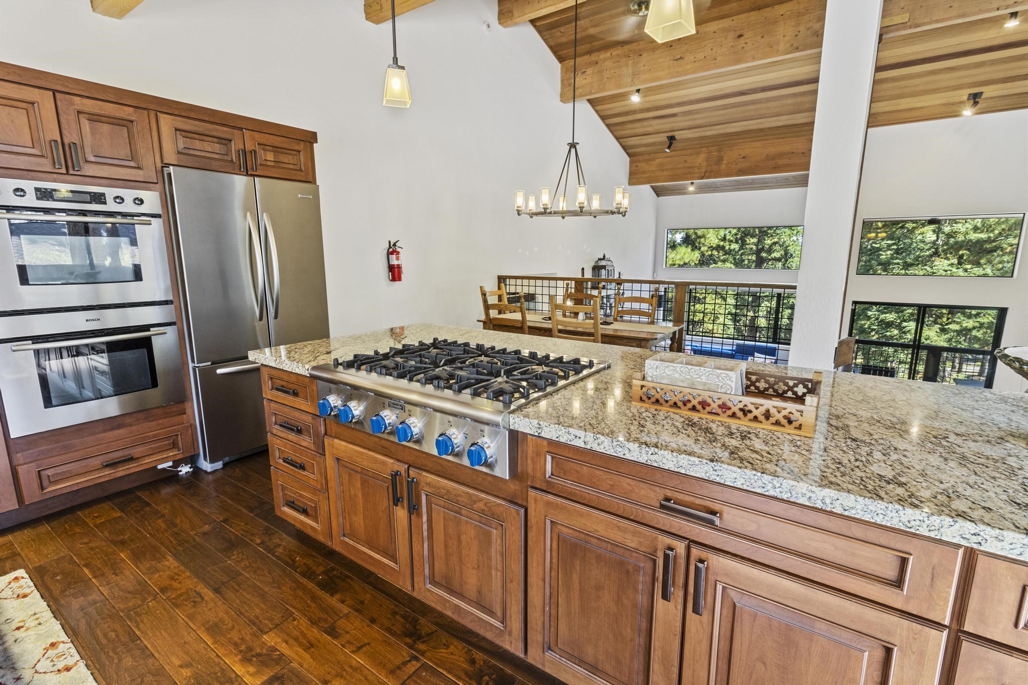 1626 Deer Path