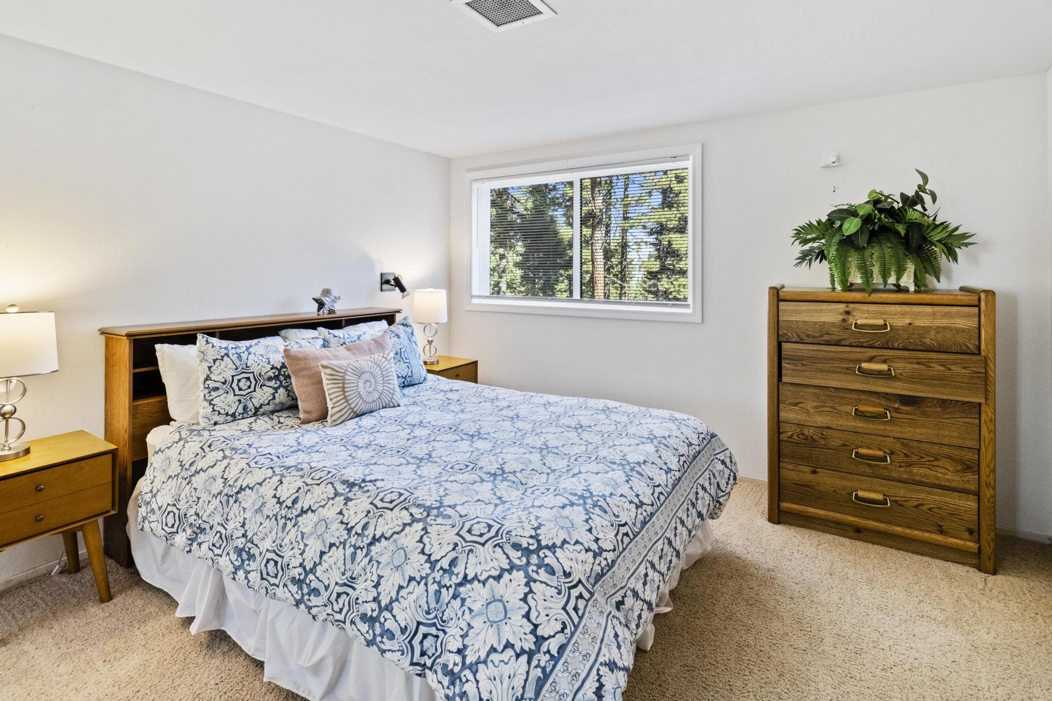 1626 Deer Path