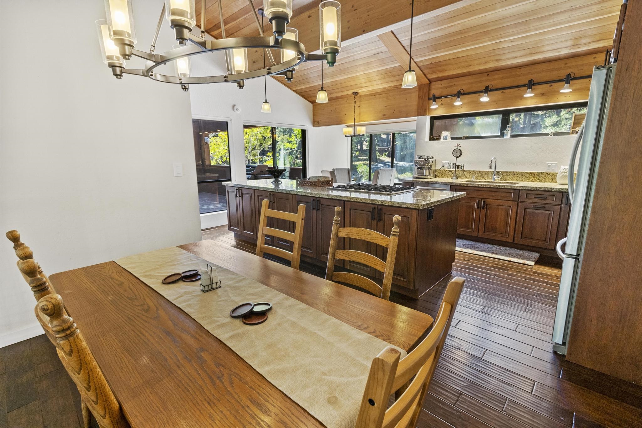 1626 Deer Path