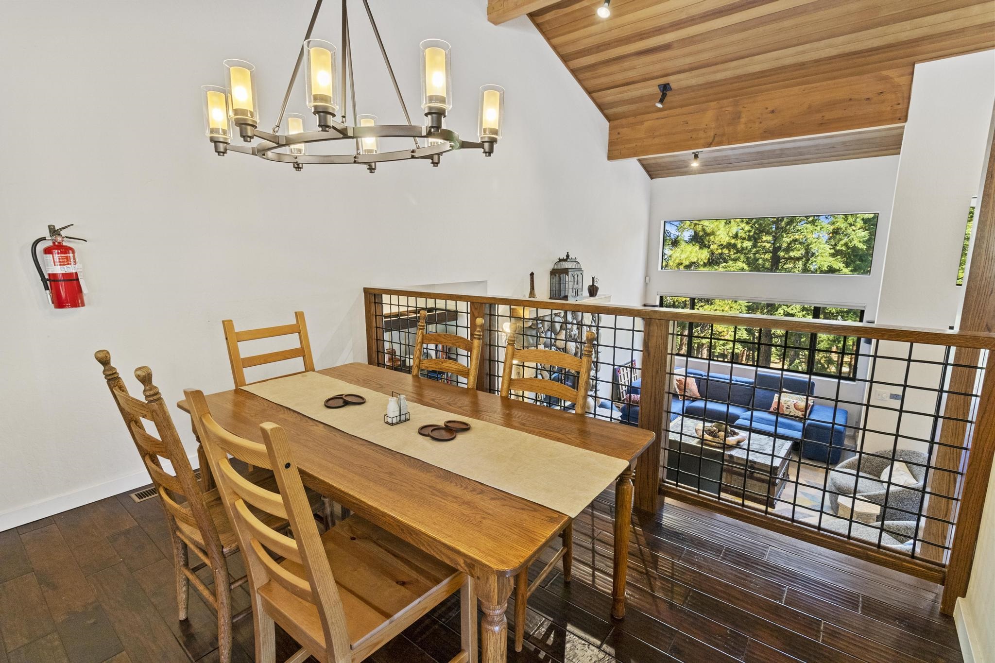 1626 Deer Path