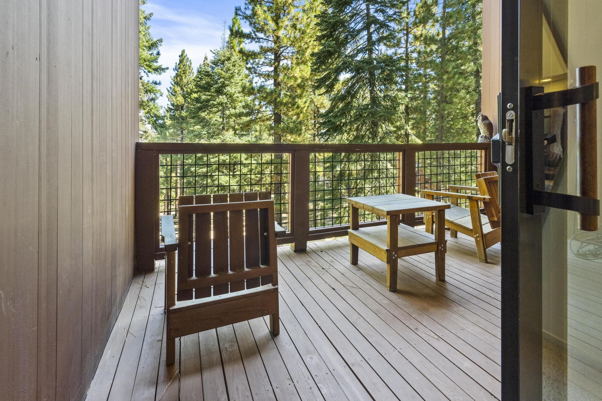 1626 Deer Path