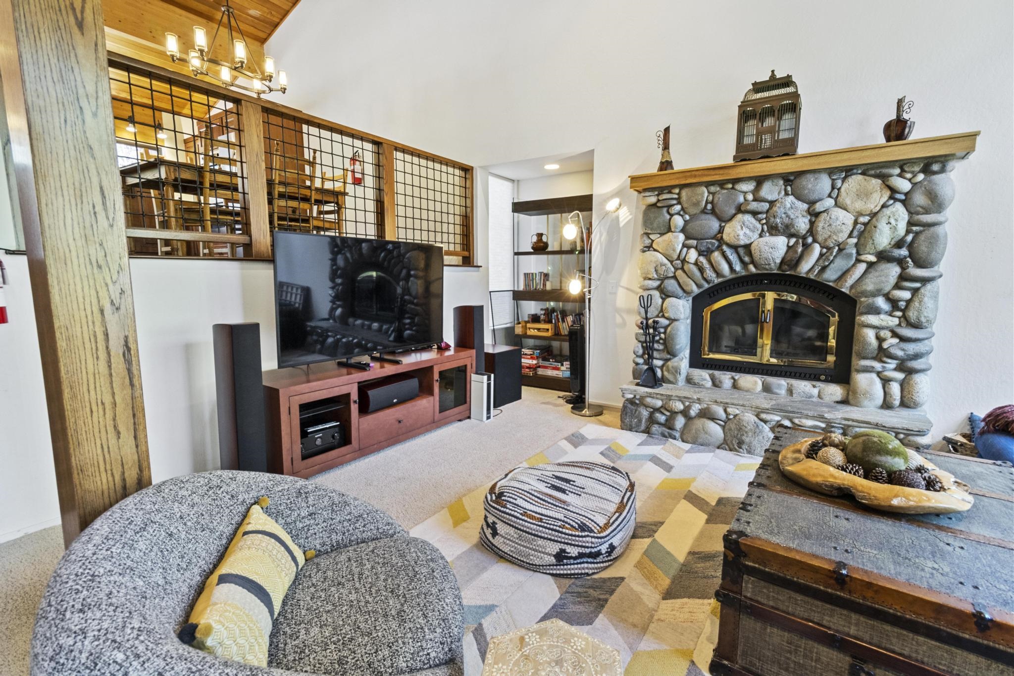 1626 Deer Path