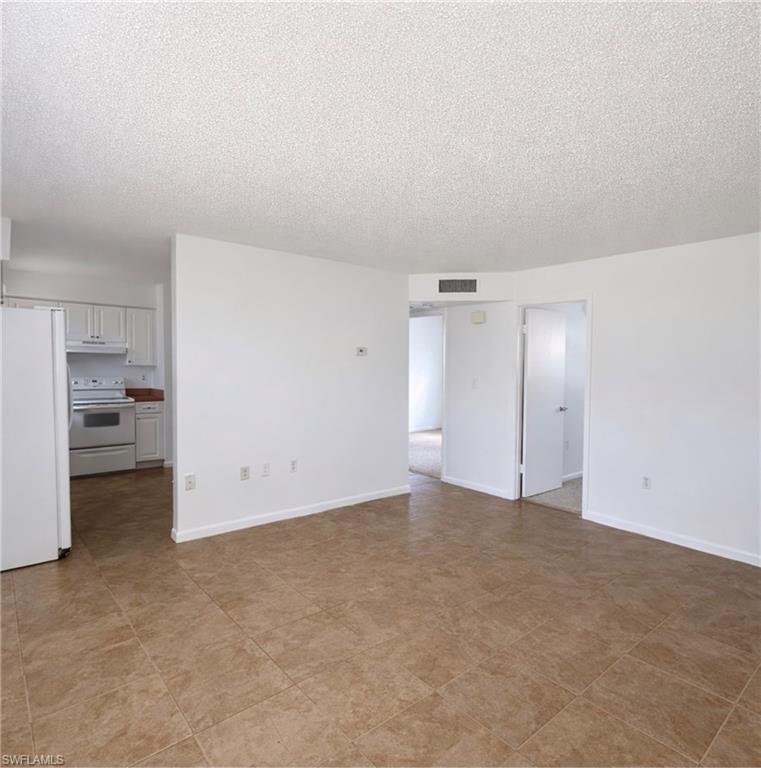 3325 Airport RD N T4