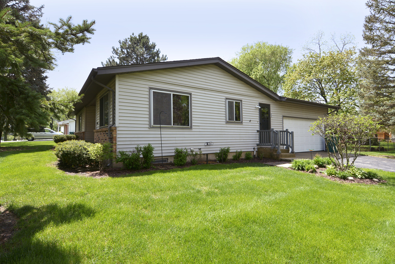 23626 N Overhill Drive