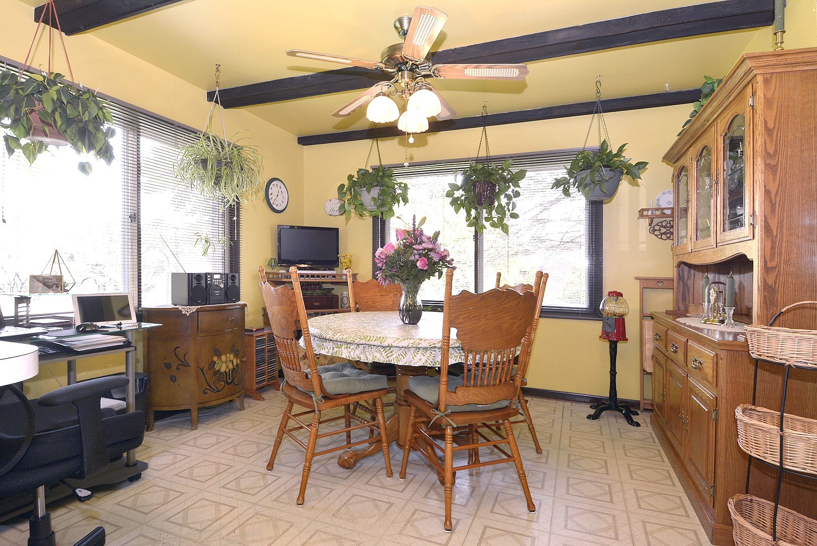 23626 N Overhill Drive