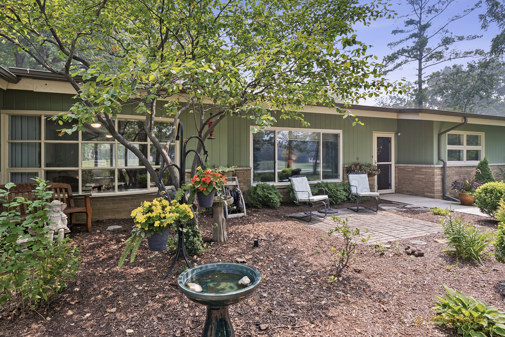 425 Greenwood Lane