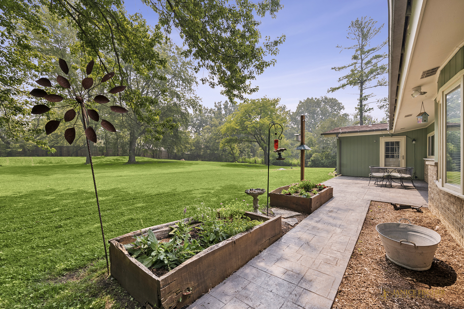 425 Greenwood Lane