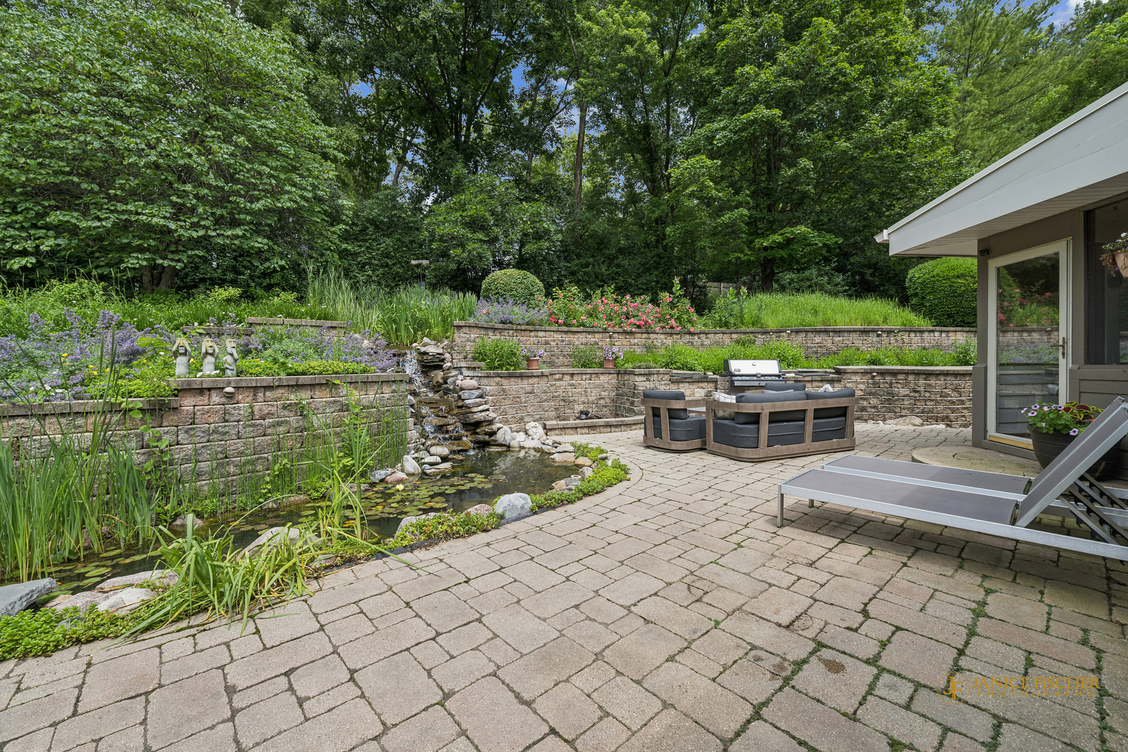 501 Lakepoint Drive