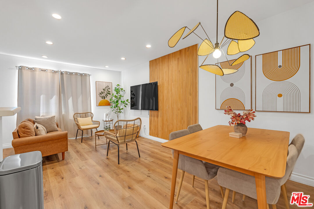 1540 N Bronson Ave Unit: 1