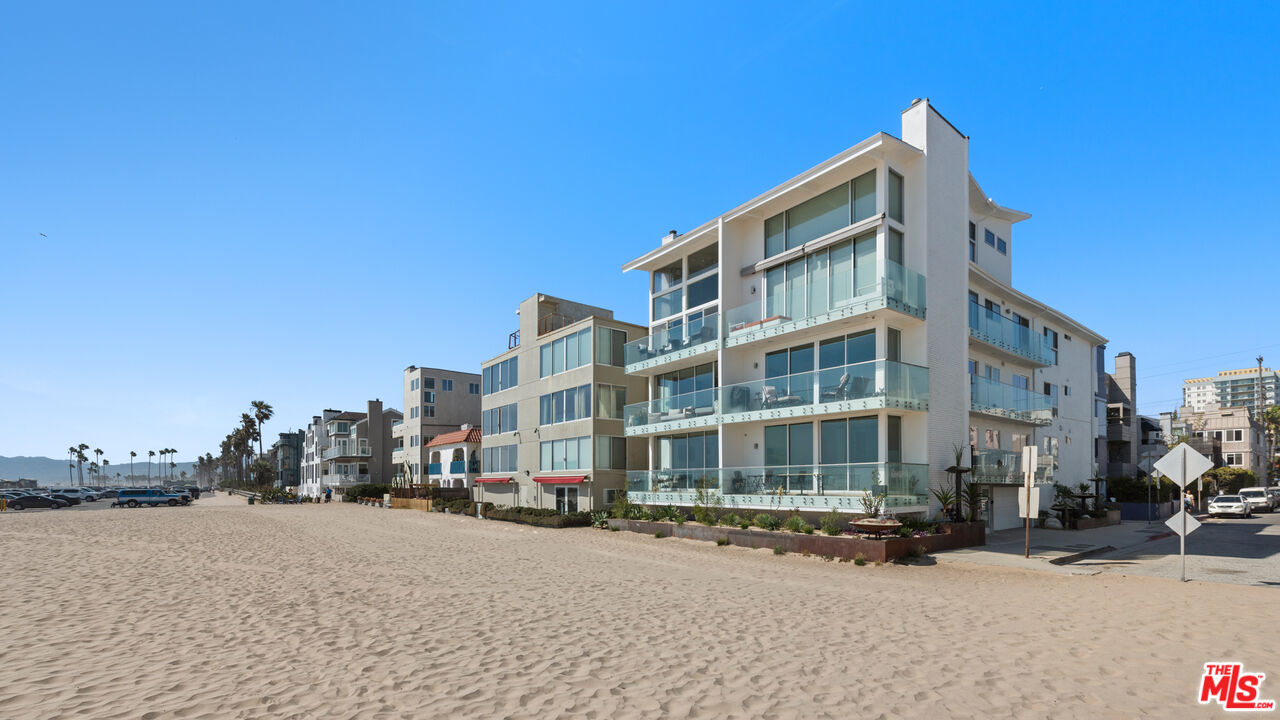 1 Driftwood St Unit: 3