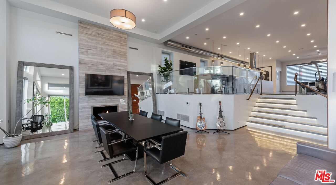 4411 Roma Ct