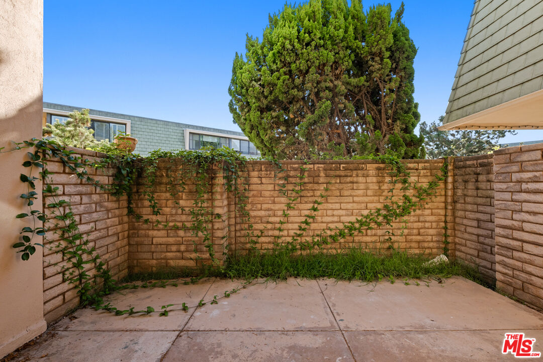 13206 Admiral Ave Unit: F