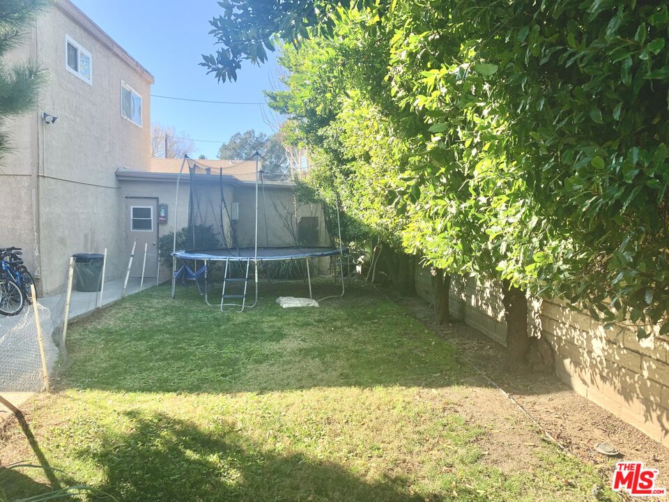 22725 14th St Unit: 1