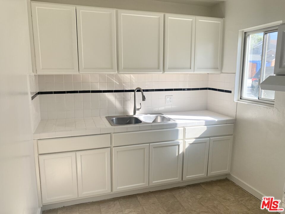 22725 14th St Unit: 1