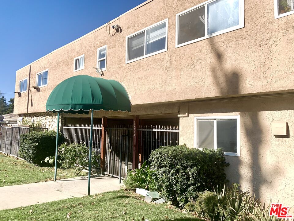 22725 14th St Unit: 1