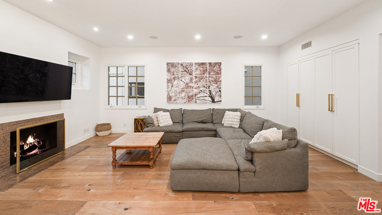 131 Roma Ct