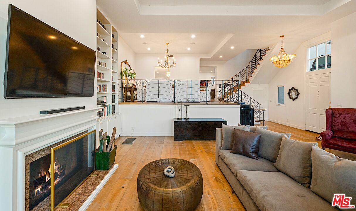 131 Roma Ct