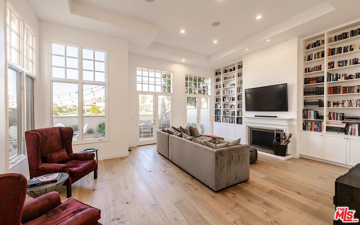 131 Roma Ct