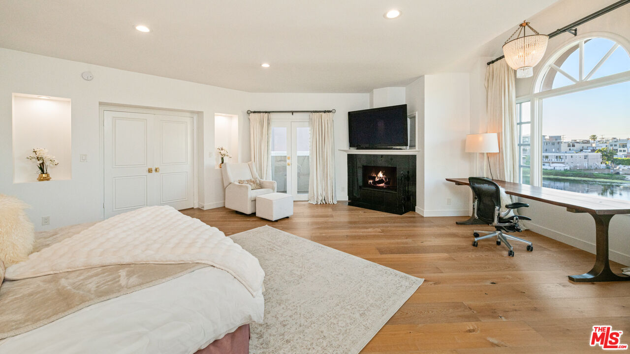 131 Roma Ct