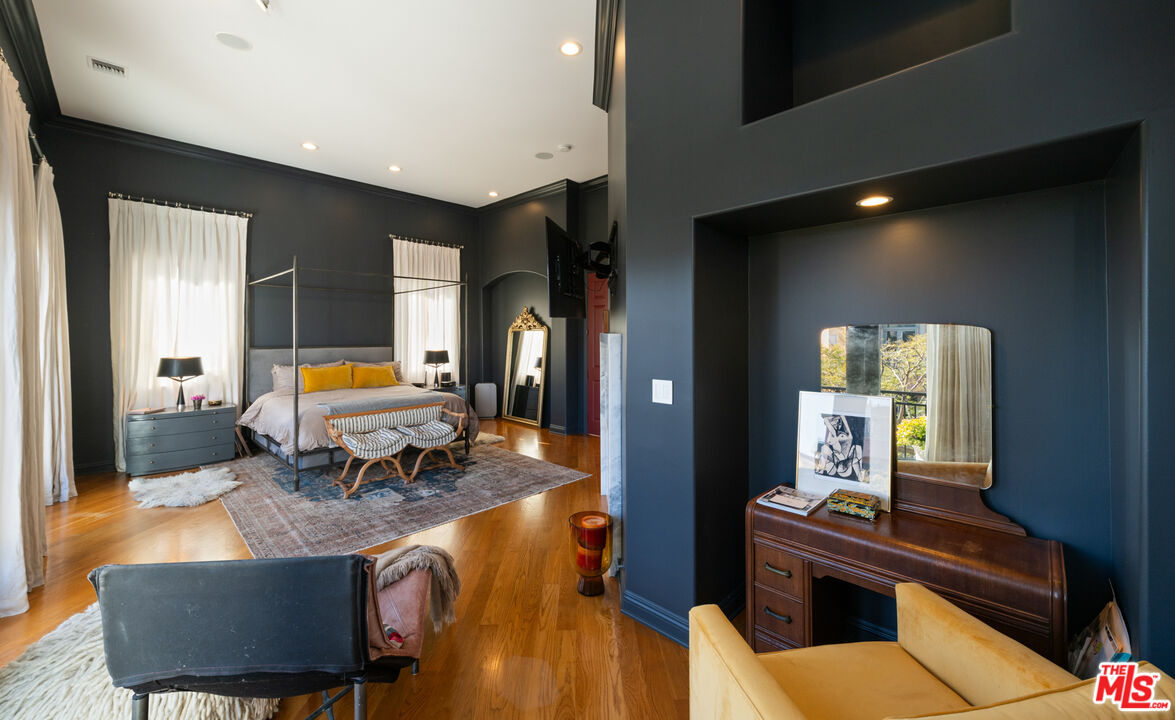 123 Channel Pointe Mall