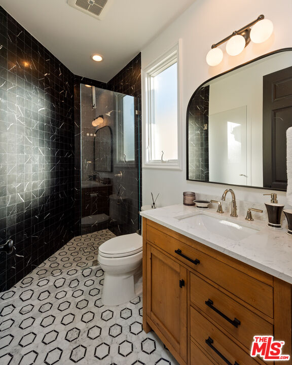 123 Channel Pointe Mall