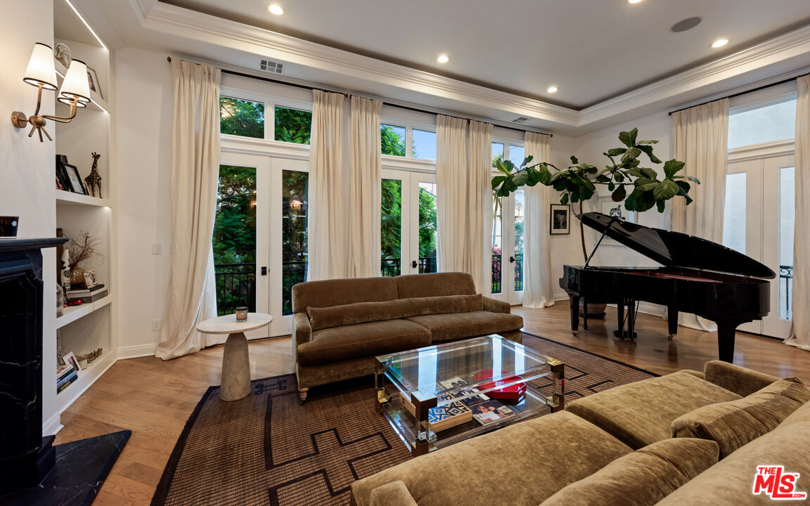 123 Channel Pointe Mall