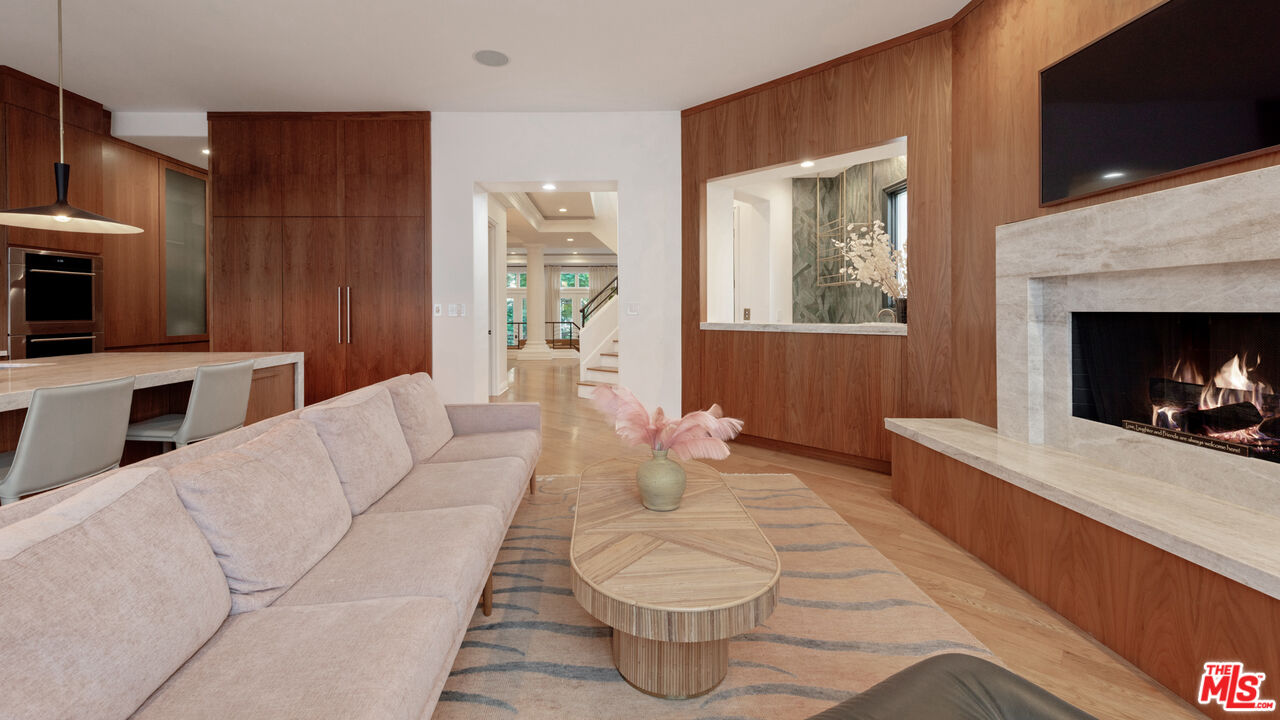 123 Channel Pointe Mall