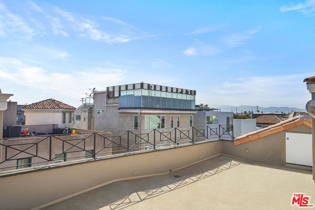 115 Ketch Mall