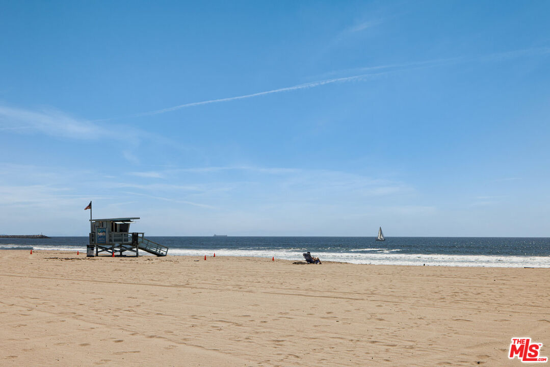 3412 Ocean Front Walk Unit: 201