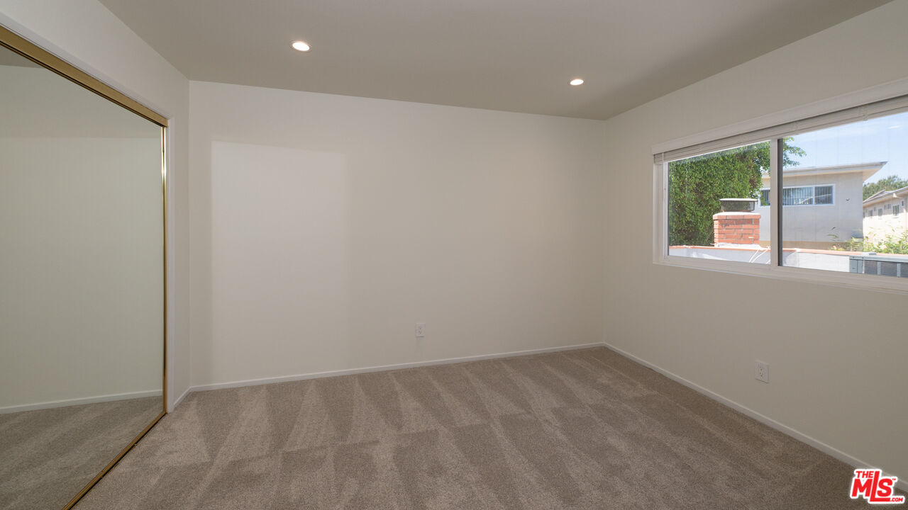 3102 Granville Ave