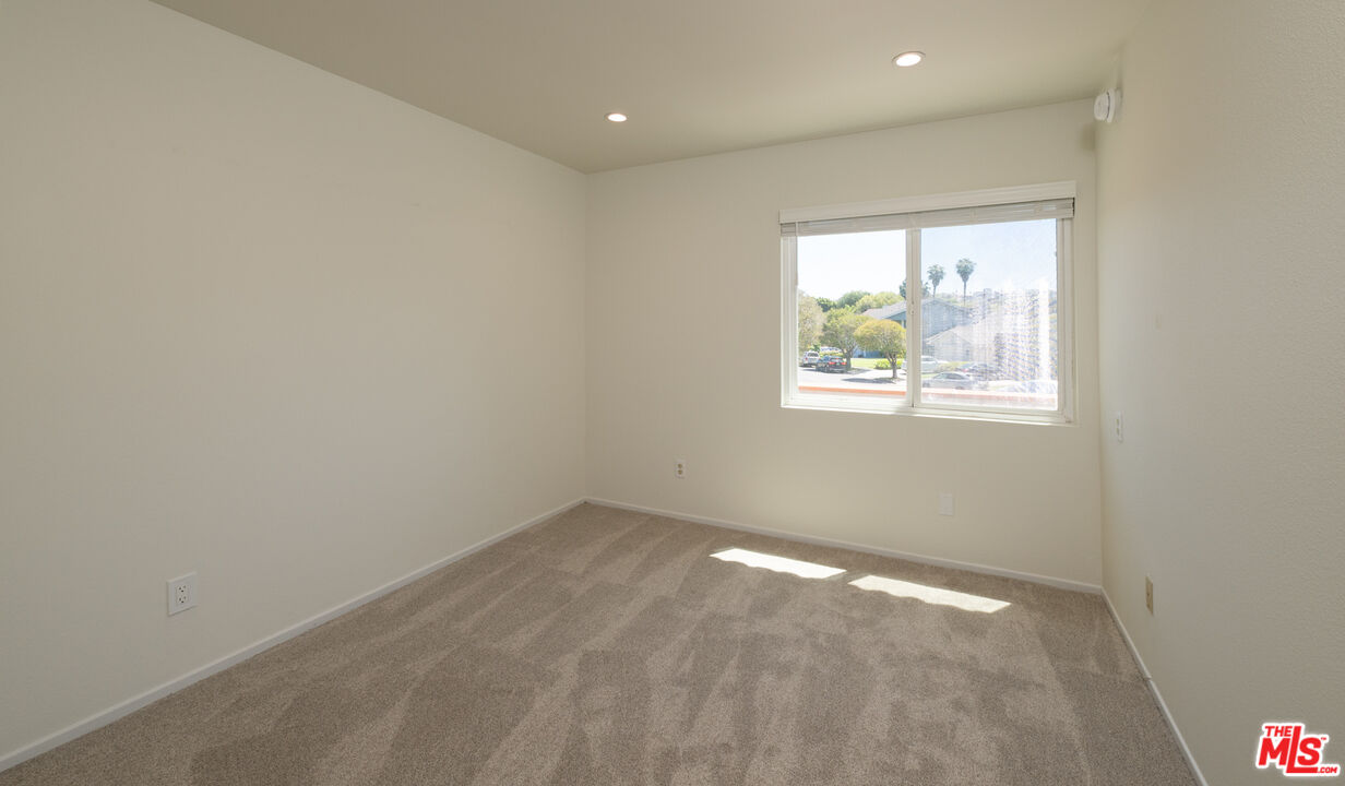 3102 Granville Ave