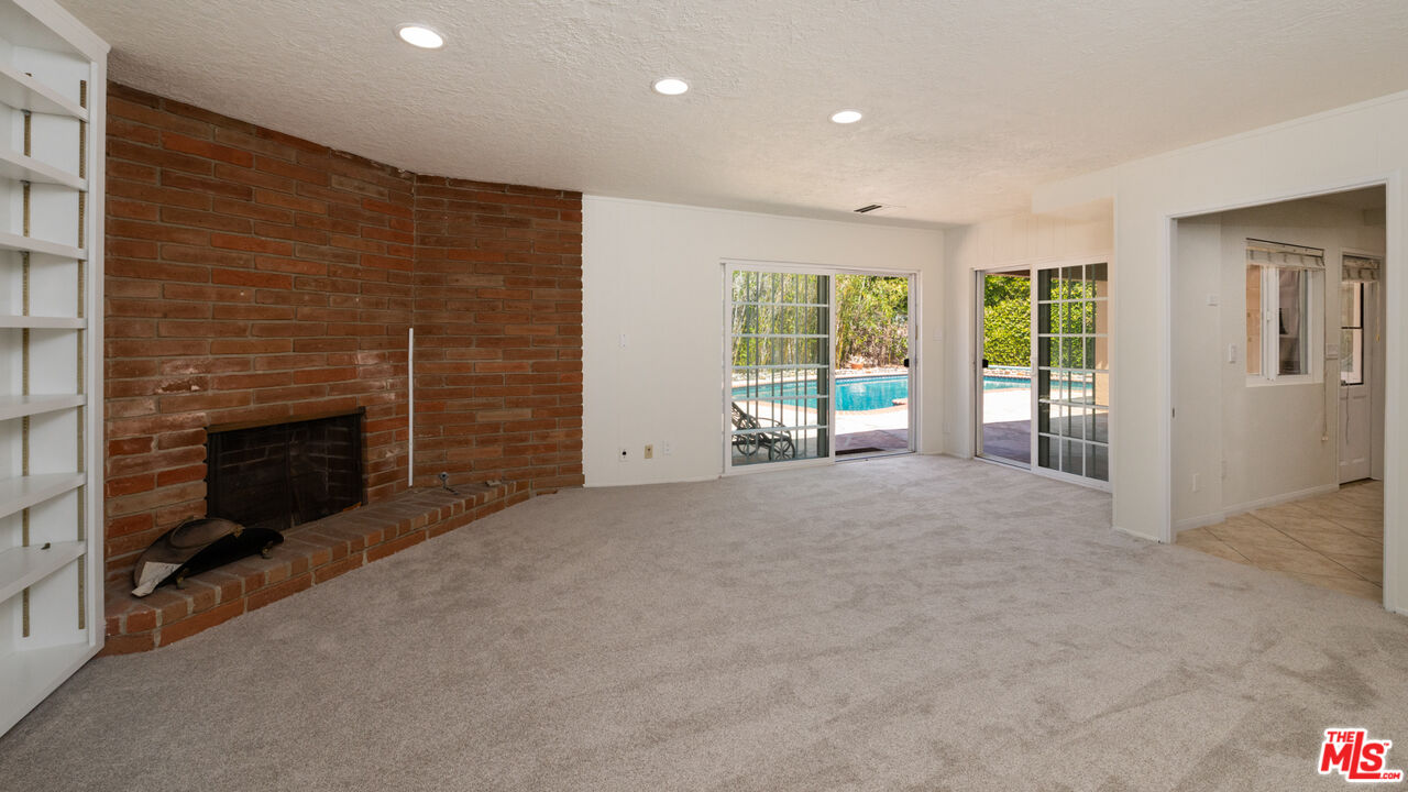 3102 Granville Ave