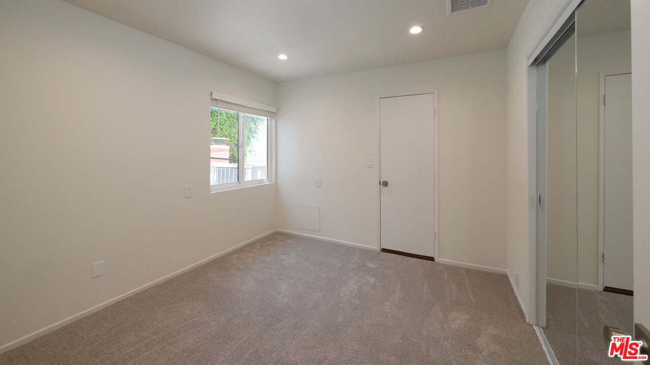 3102 Granville Ave