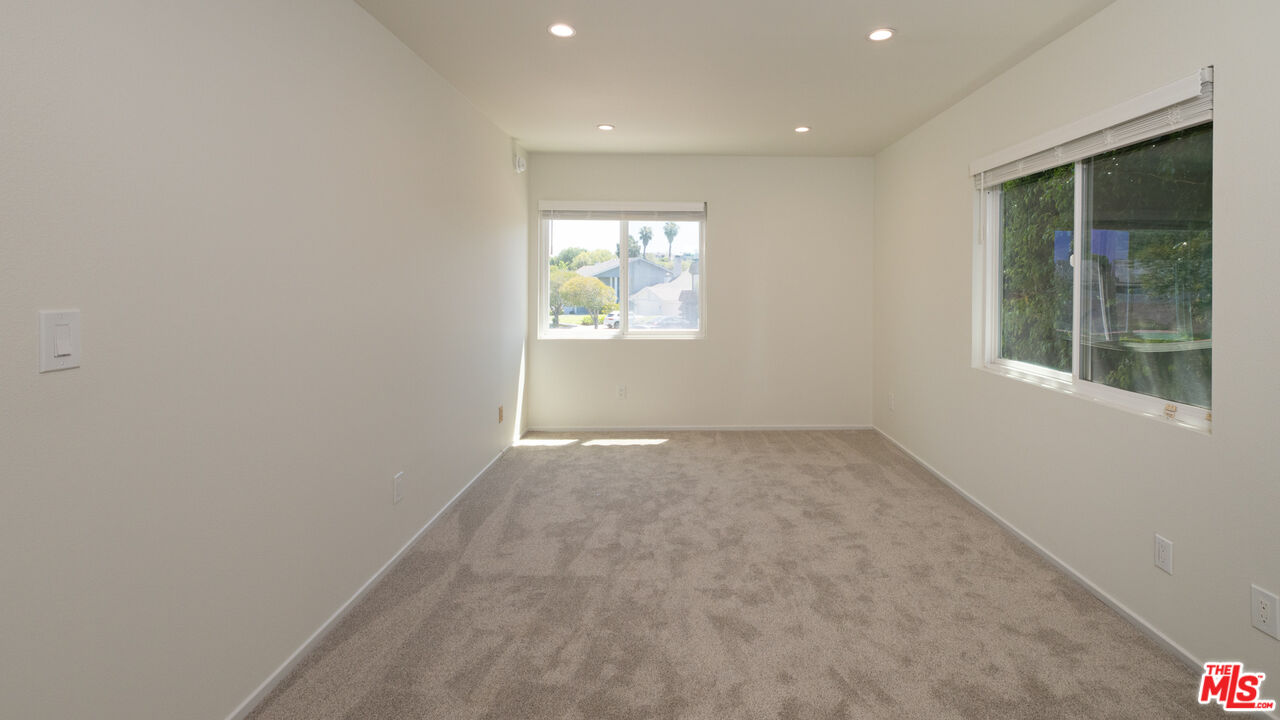 3102 Granville Ave