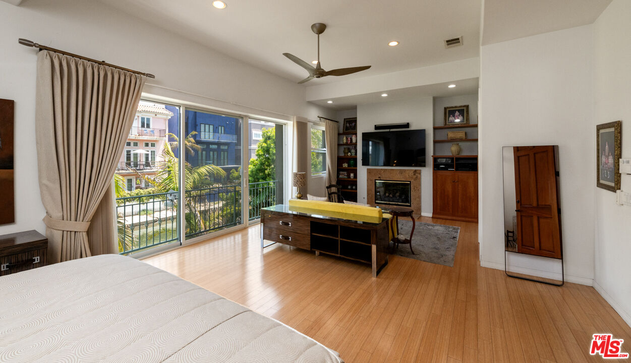 3705 Esplanade