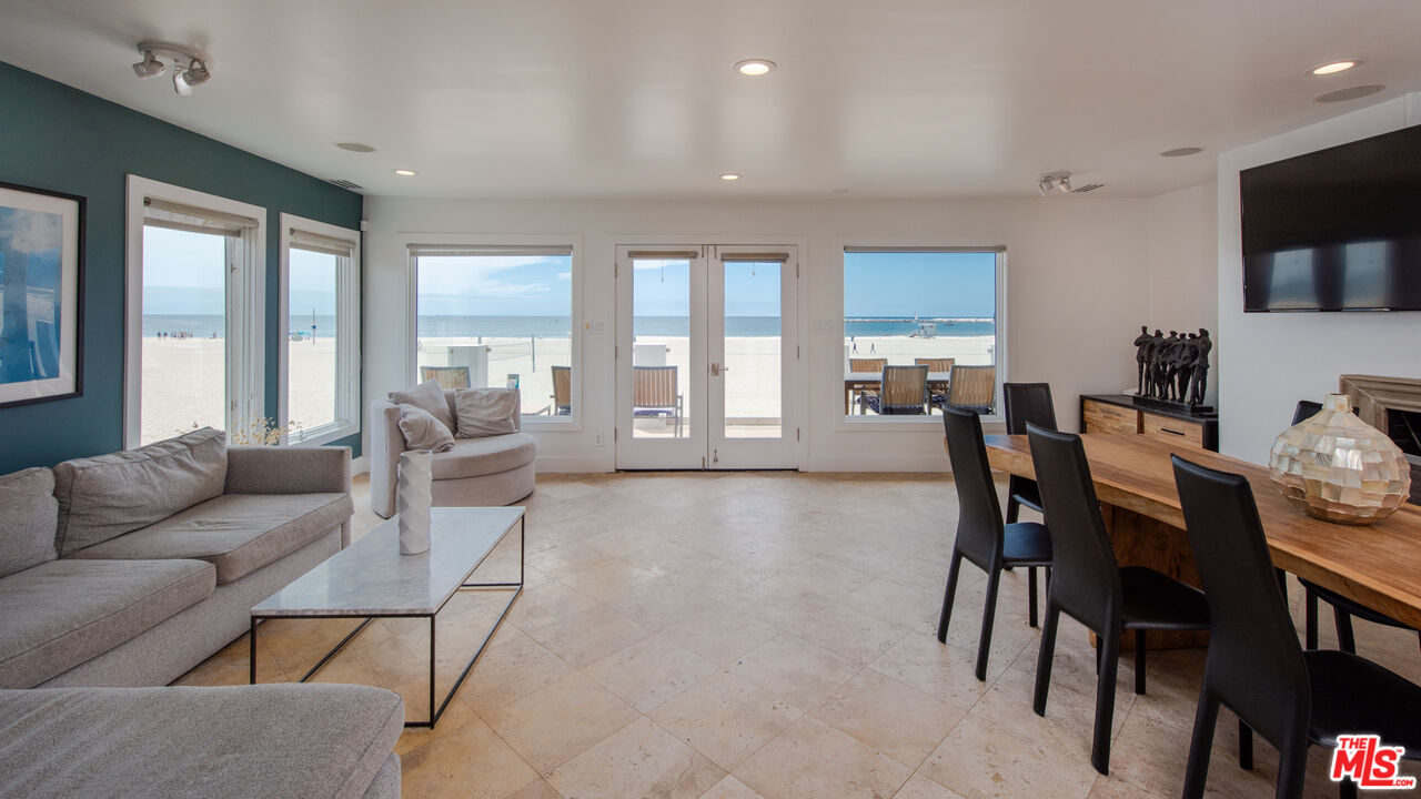 6419 Ocean Front Walk