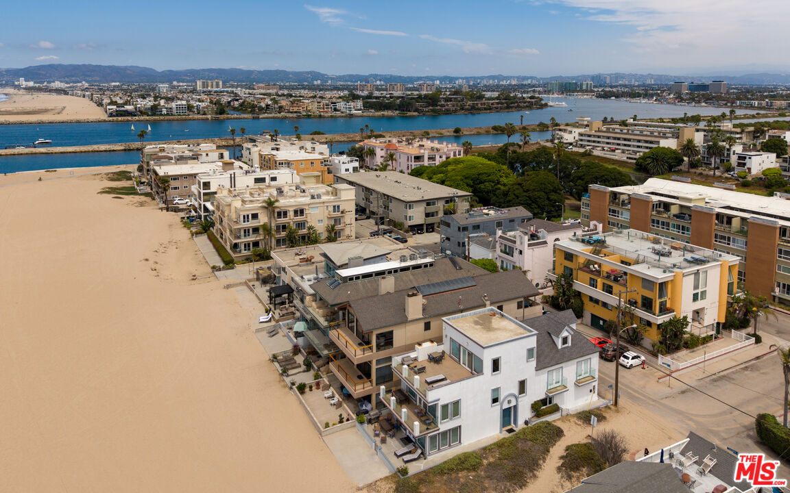 6419 Ocean Front Walk