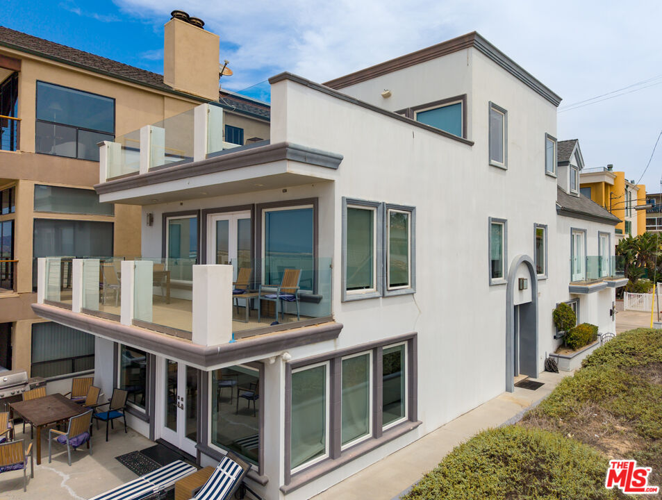 6419 Ocean Front Walk
