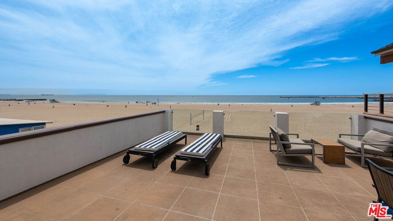 6419 Ocean Front Walk