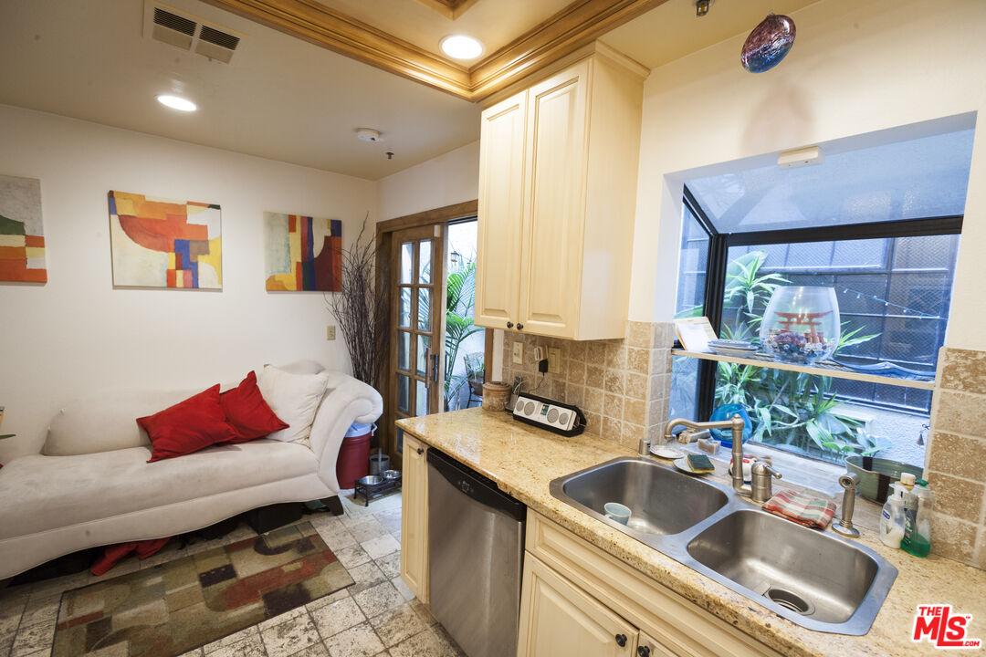 310 Tahiti Way Unit: 106