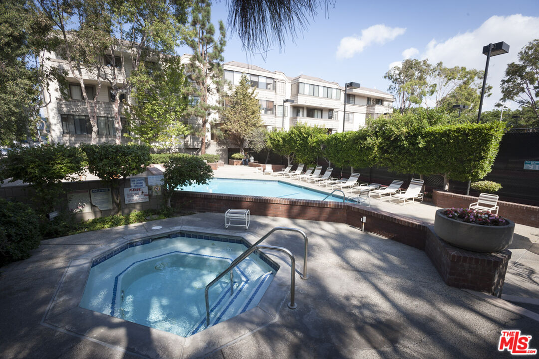 310 Tahiti Way Unit: 106