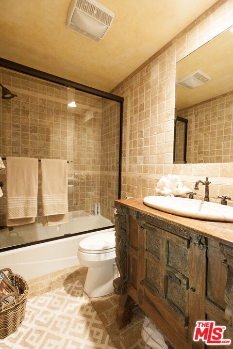 310 Tahiti Way Unit: 106