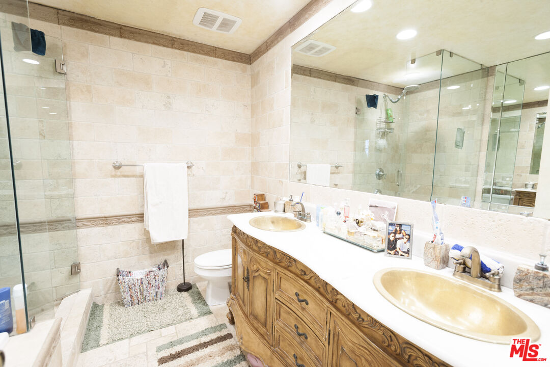 310 Tahiti Way Unit: 106
