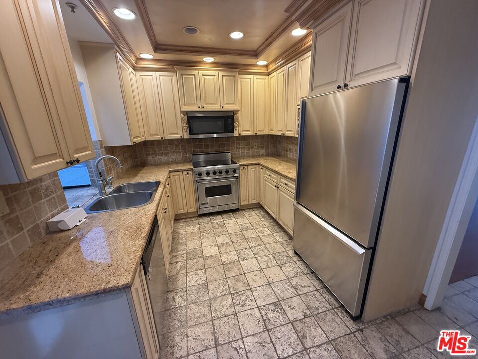 310 Tahiti Way Unit: 106