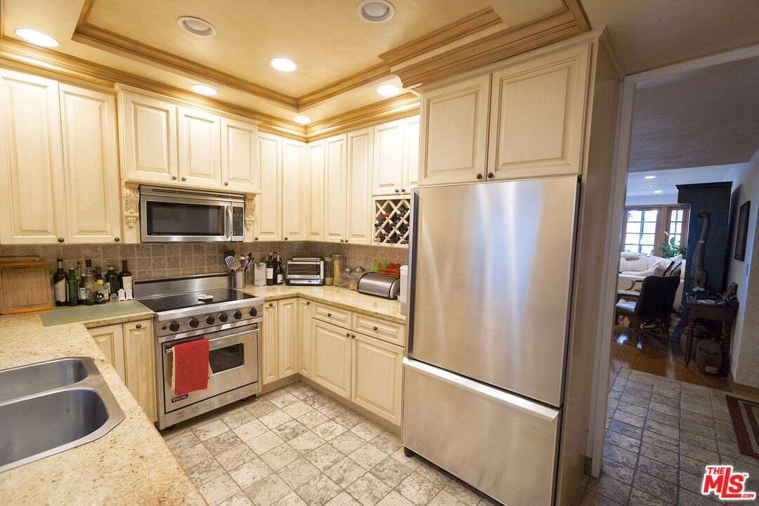 310 Tahiti Way Unit: 106