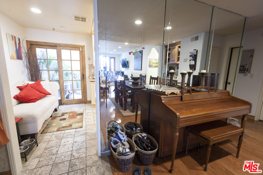 310 Tahiti Way Unit: 106