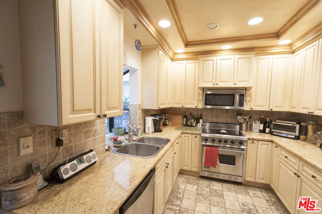 310 Tahiti Way Unit: 106