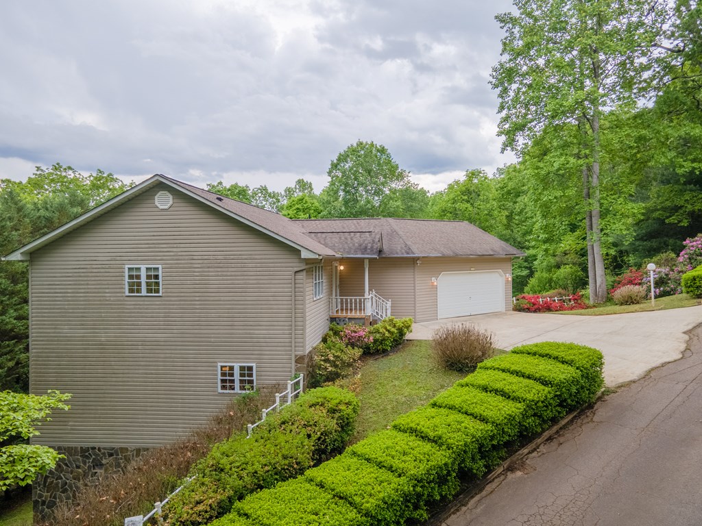 132 Mountain Circle